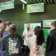 Alunos e professores do Unicive participam de Mostra de Profissões da Amtech